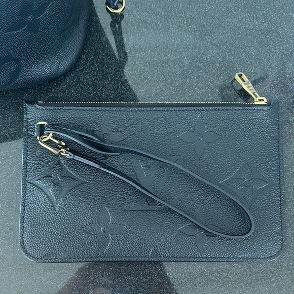 Louis Vuitton Neverfull MM Tote Bag with Pouch - Picture 2 of 6